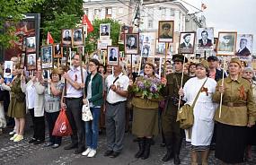 Тысячи воронежцев приняли участие в акции памяти «Бессмертный полк»